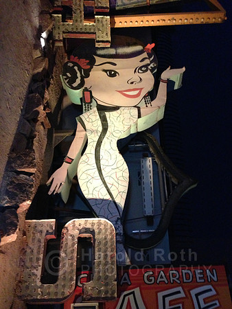 neon_museum64