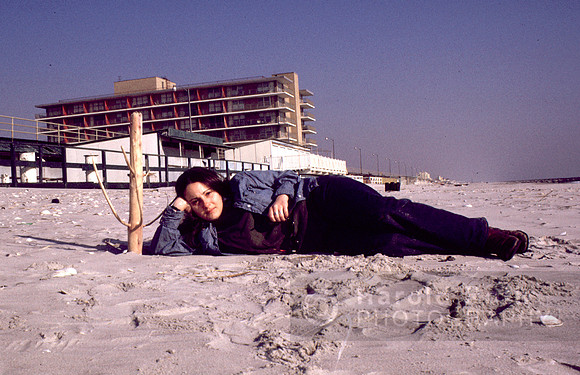 mindy:beach:73