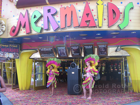 las_vegas_showgirls_mermaids