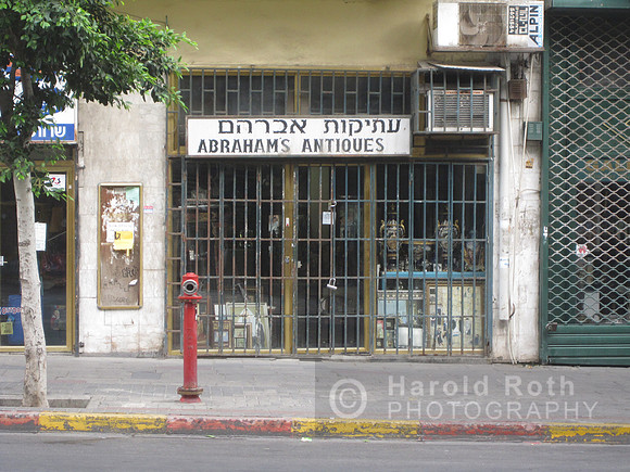 abrahams_antiques01_hr