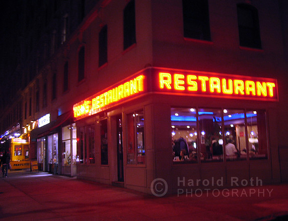 tomsrestaurant02_hr