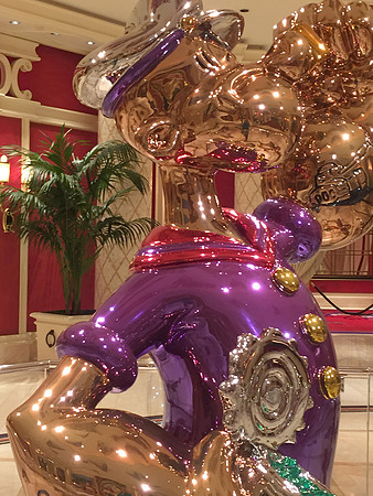jeff_koons_popeye_at_wynn01