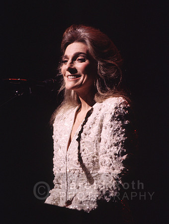 judy_collins01_hr