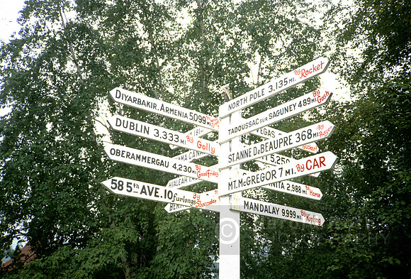 saratoga_sign01_hr