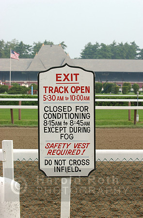 saratoga_main_sign01_hr