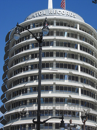 street_lamp_capitolrecords01_hr