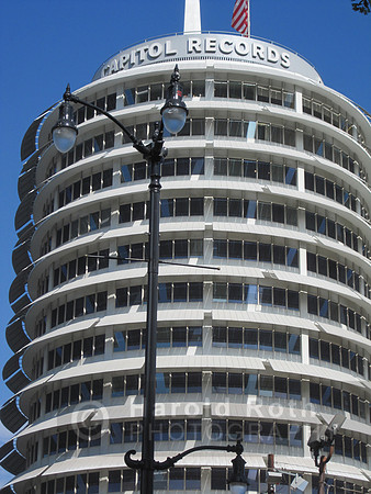 street_lamp_capitolrecords01_hr