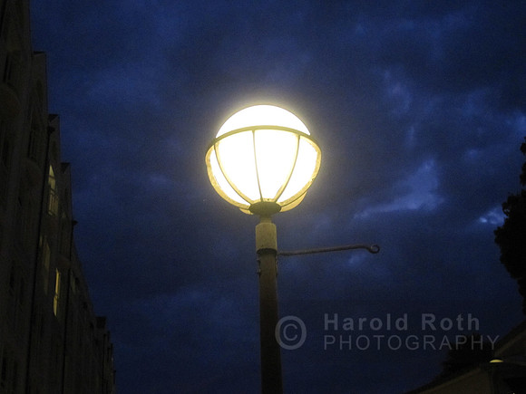 street_lamp_santamonica24_hr