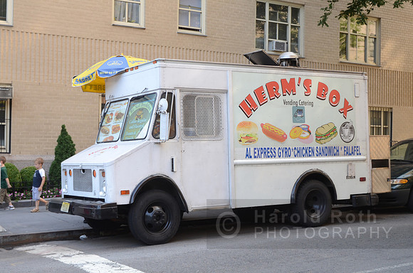 herms_box_truck01_hr