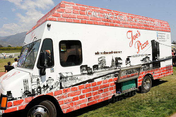 joes_pizza_foodtruck01_hr