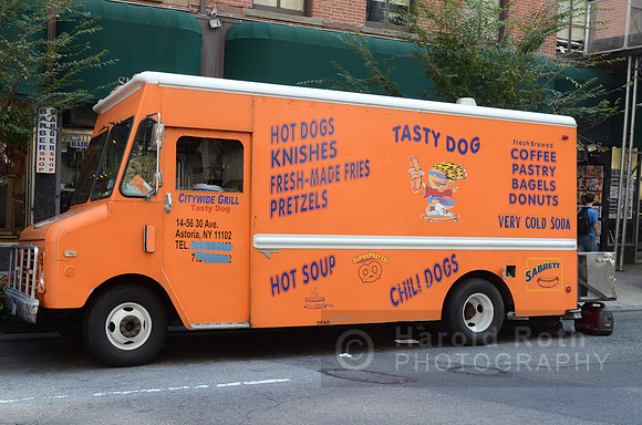 tasty_dog_truck01_hr