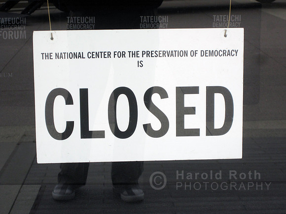 closed01_hr