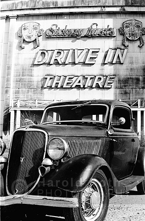 sidneylustdrivein