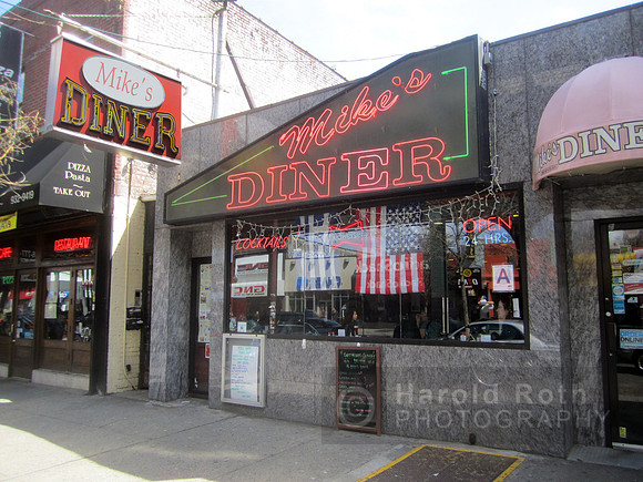 mikes_diner01_hr