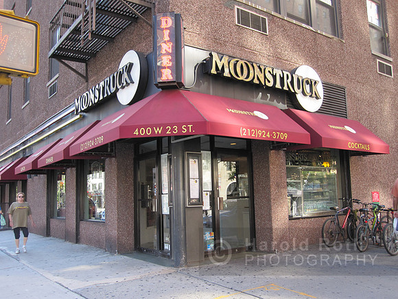 moonstruck__diner12_hr