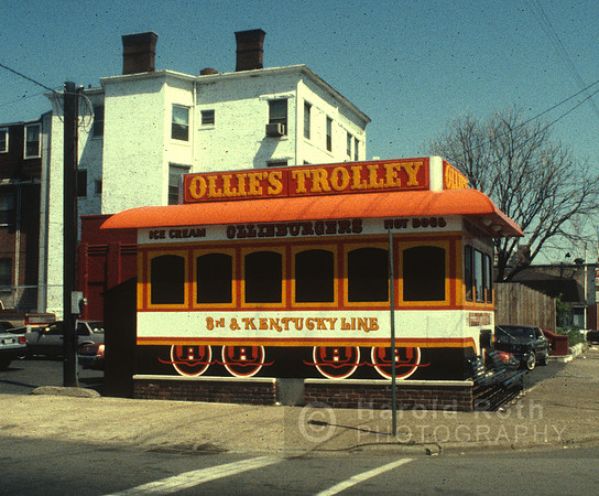 ollies_trolly01