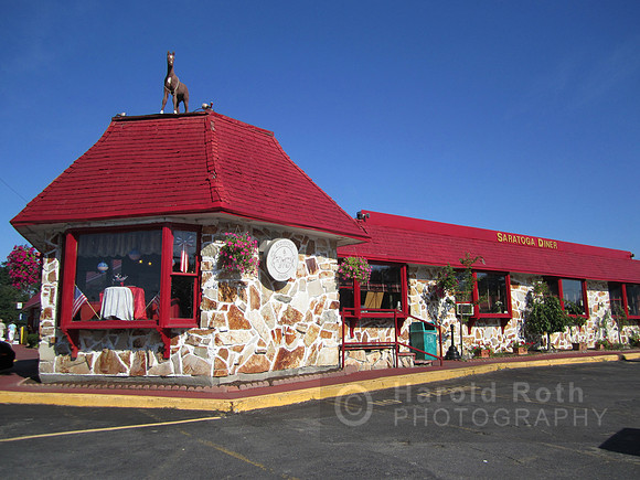 saratoga_diner01_hr