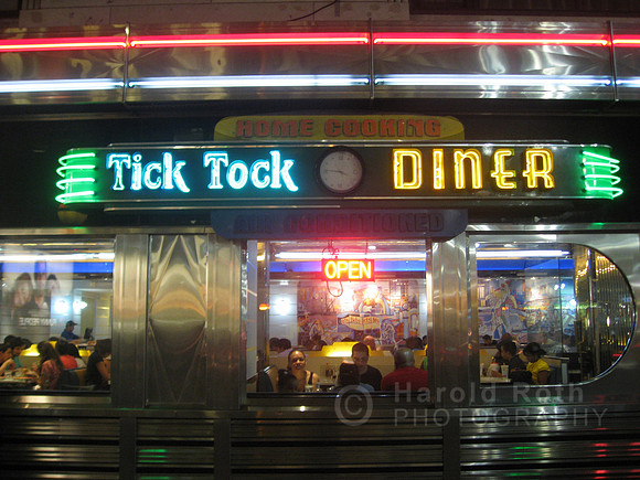 tick_tock_diner02b_hr