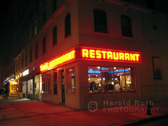 tomsrestaurant02_hr