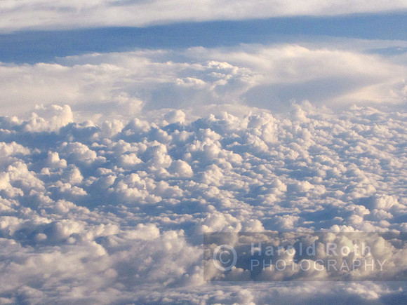 clouds_airplane01_hr