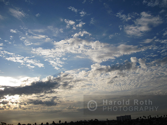 clouds_santamonica23_hr
