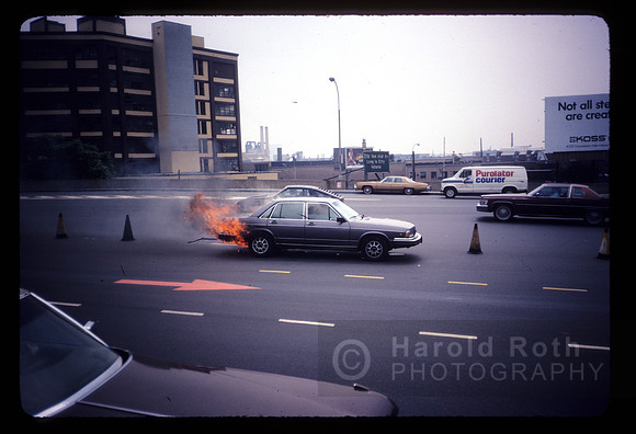 car_fire02